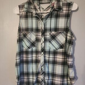 No Boundaries Sleeveless Plaid Button-Front Top in Black and Light Mint